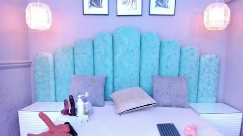 Sara online show from January 28, 6:07 pm