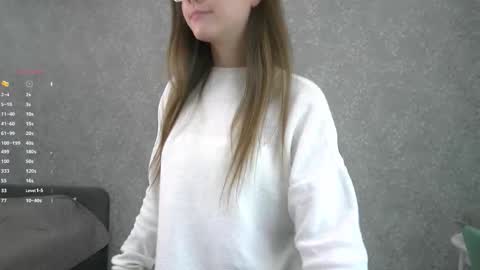 Snapshot of sara_whooops chatting on November 24, 7:35 pm Im Sara online show from November 24, 7:35 pm