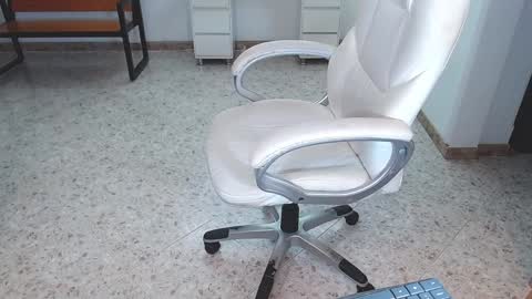 Snapshot of sara_y_rauw chatting on December 15, 1:02 am Sara online show from December 15, 1:02 am