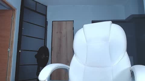 Snapshot of sara_y_rauw chatting on February 15, 12:59 am Sara online show from February 15, 12:59 am