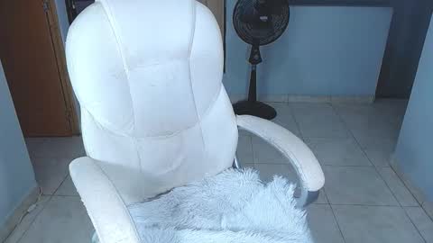 Snapshot of sara_y_rauw chatting on October 14, 5:58 pm Sara online show from October 14, 5:58 pm