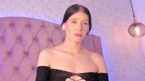 Sara  online show from July 18, 7:17 pm