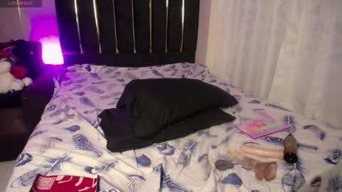 saraa_li online show from February 21, 4:24 am