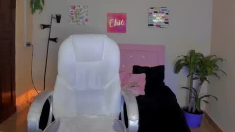 Snapshot of saraa_ramirez chatting on February 19, 2:44 pm Sarah Ramirez online show from February 19, 2:44 pm