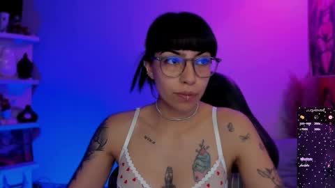 Sara online show from November 4, 3:00 pm