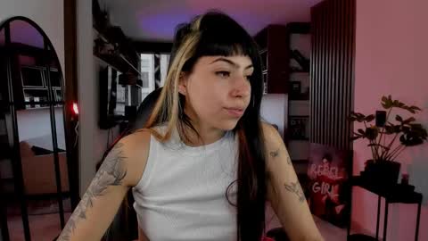 Sara online show from February 14, 9:00 pm