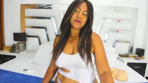 Sara online show from October 9, 4:16 pm