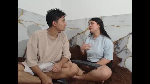 Snapshot of saraandthomas chatting on November 11, 9:15 pm sara and thomas online show from November 11, 9:15 pm