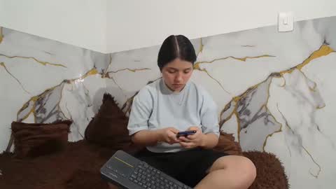 Snapshot of saraandthomas chatting on December 14, 6:12 pm sara and thomas online show from December 14, 6:12 pm