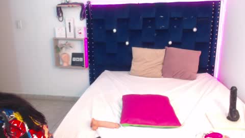 Snapshot of saraapril_1 chatting on January 29, 11:04 pm SARAHGIL online show from January 29, 11:04 pm