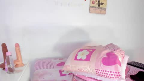 Snapshot of sarabi_ebony chatting on November 8, 3:12 pm Ebony Pocahontas online show from November 8, 3:12 pm