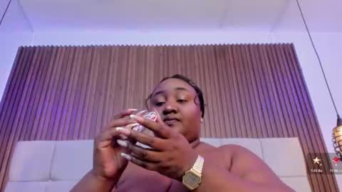 Snapshot of saraby_blandon chatting on June 16, 10:40 am online show from June 16, 10:40 am