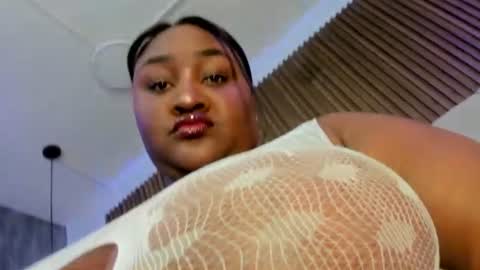 Snapshot of saraby_blandon chatting on June 19, 10:41 am online show from June 19, 10:41 am