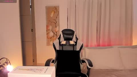 sara cavali online show from June 18, 7:29 pm
