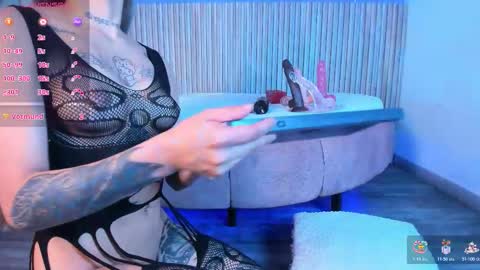 Snapshot of saracooper_22 chatting on March 6, 12:18 am Sara Cooper online show from March 6, 12:18 am