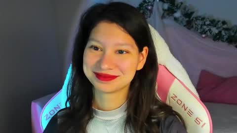 Snapshot of saradenars chatting on December 14, 5:35 am SaraDenars online show from December 14, 5:35 am