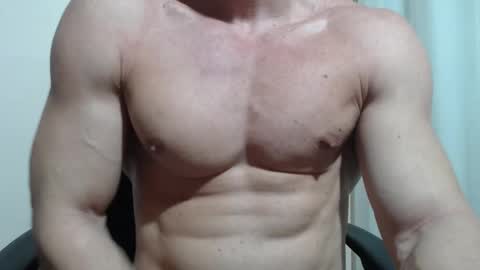 saradorj92 online show from March 12, 8:04 pm