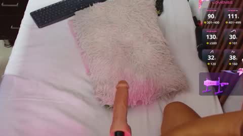 Snapshot of sarah_babe_ chatting on November 12, 2:39 pm Sarah online show from November 12, 2:39 pm