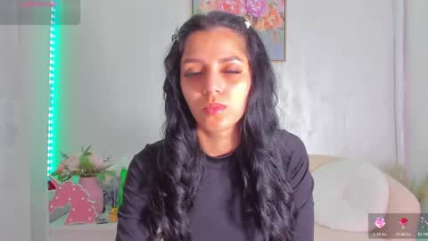 Snapshot of sarah_blake_ chatting on May 25, 7:36 am Sara online show from May 25, 7:36 am