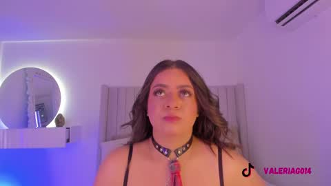 Sarah Bonneth online show from March 9, 11:58 am