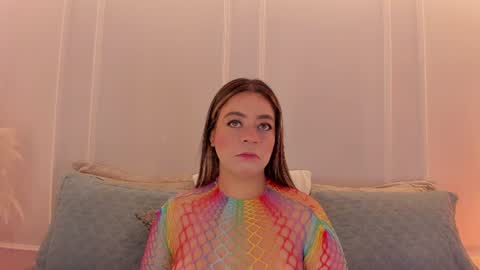 Sarah Bonneth online show from June 12, 11:31 am