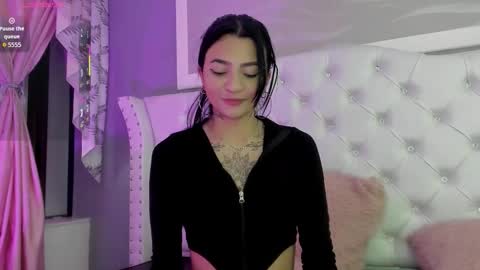 Snapshot of sarah_curtis chatting on November 16, 4:18 am Sarah online show from November 16, 4:18 am