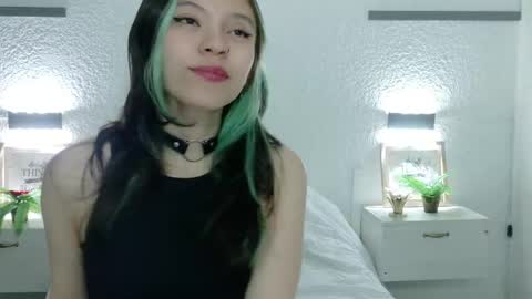 Sarah online show from May 28, 1:19 pm