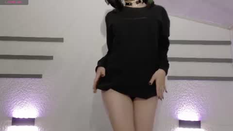 Sarah online show from June 19, 1:37 pm