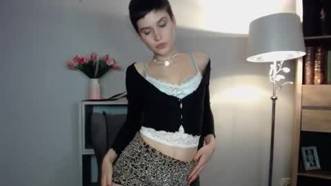 Snapshot of sarah_desire01 chatting on December 14, 2:55 pm Sarah online show from December 14, 2:55 pm