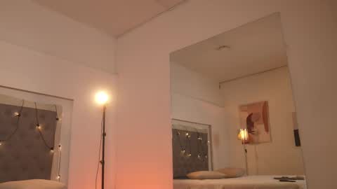       online show from September 8, 7:46 pm