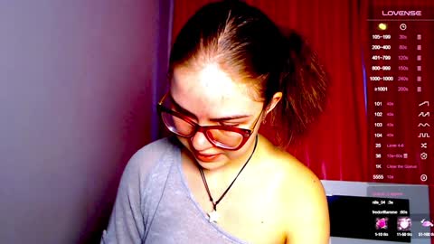 Snapshot of sarah_hs chatting on December 14, 10:56 am Sarah online show from December 14, 10:56 am