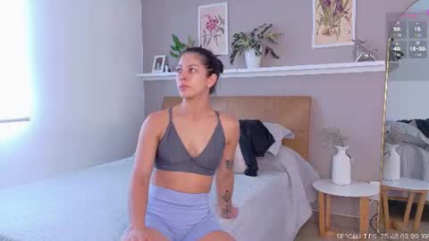 Snapshot of sarah_rayy chatting on July 3, 4:13 pm sarah_rayy online show from July 3, 4:13 pm