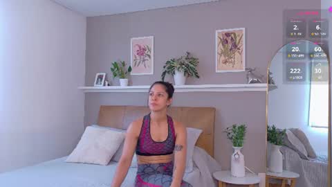 Snapshot of sarah_rayy chatting on July 31, 5:12 pm sarah_rayy online show from July 31, 5:12 pm