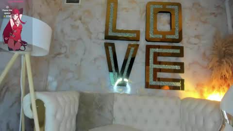 Snapshot of sarah_sluty chatting on June 6, 12:05 am Sarah online show from June 6, 12:05 am