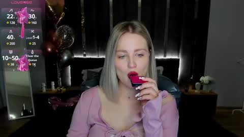 Sarah online show from March 7, 1:09 am