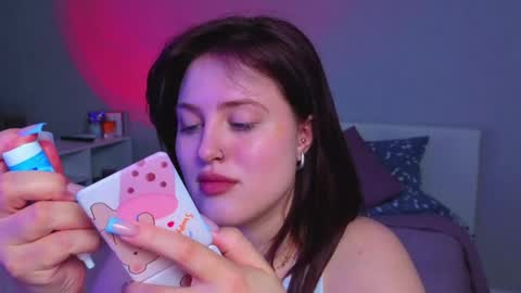 Sarah online show from June 8, 1:28 am
