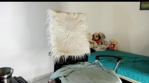 Snapshot of sarah_sweett chatting on December 5, 2:25 pm Sarah online show from December 5, 2:25 pm