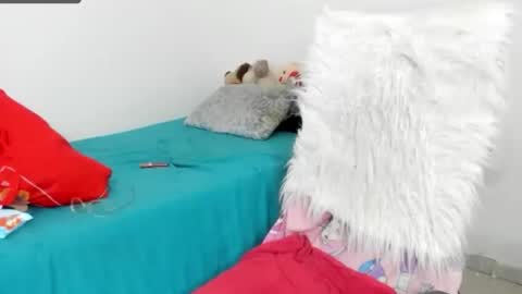 Snapshot of sarah_sweett chatting on February 15, 2:03 pm Sarah online show from February 15, 2:03 pm