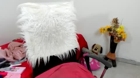 Snapshot of sarah_sweett chatting on April 13, 9:53 pm Sarah online show from April 13, 9:53 pm