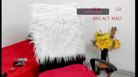 Snapshot of sarah_sweett chatting on May 7, 10:42 am Sarah online show from May 7, 10:42 am