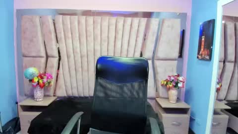 Sarah online show from October 17, 1:46 pm