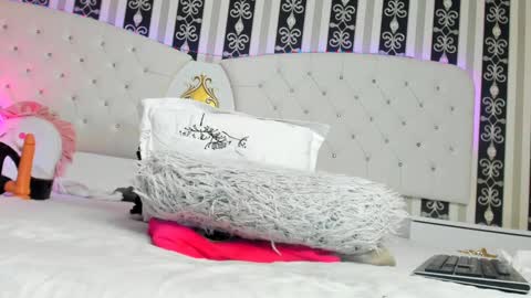 Sarah online show from March 11, 2:43 am