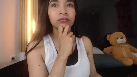 sarahajhoness online show from June 3, 3:06 pm