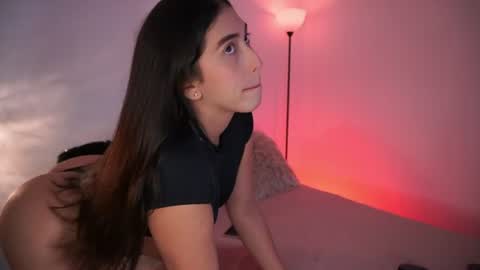 Snapshot of sarahbrooks_ chatting on June 9, 1:39 am Sarah and Erik online show from June 9, 1:39 am