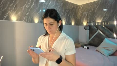 Snapshot of sarahdeyvis chatting on December 29, 5:22 pm Sarah Deyvis online show from December 29, 5:22 pm