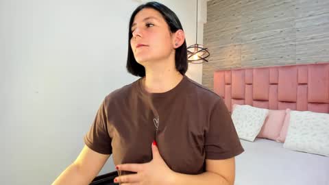 Snapshot of sarahdeyvis chatting on January 21, 2:48 pm Sarah Deyvis online show from January 21, 2:48 pm
