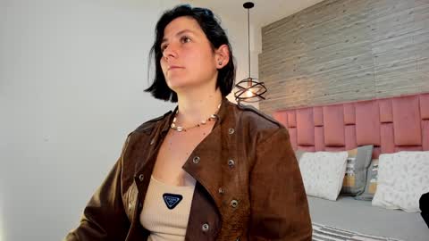 Snapshot of sarahdeyvis chatting on January 23, 1:56 pm Sarah Deyvis online show from January 23, 1:56 pm