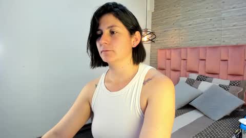 Snapshot of sarahdeyvis chatting on March 8, 5:43 pm Sarah Deyvis online show from March 8, 5:43 pm
