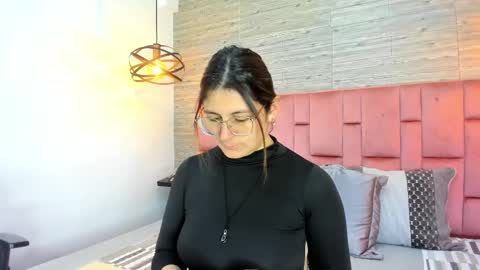 Snapshot of sarahdeyvis chatting on October 8, 11:30 am Sarah Deyvis online show from October 8, 11:30 am
