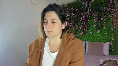 Sarah Deyvis online show from February 23, 2:14 pm